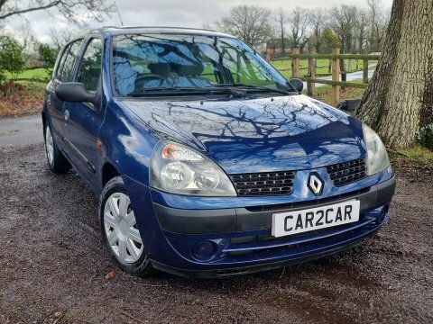 Renault Clio Authentique 8V 3-Door Silver #1