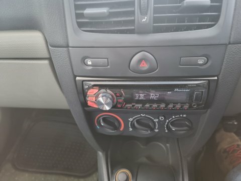 Renault Clio Authentique 8V 3-Door Silver #38