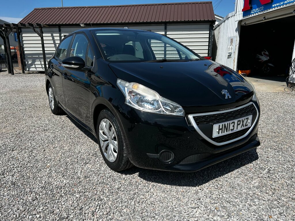 Peugeot 208 1.2 Vti Access Hatchback Euro 5 Black #2