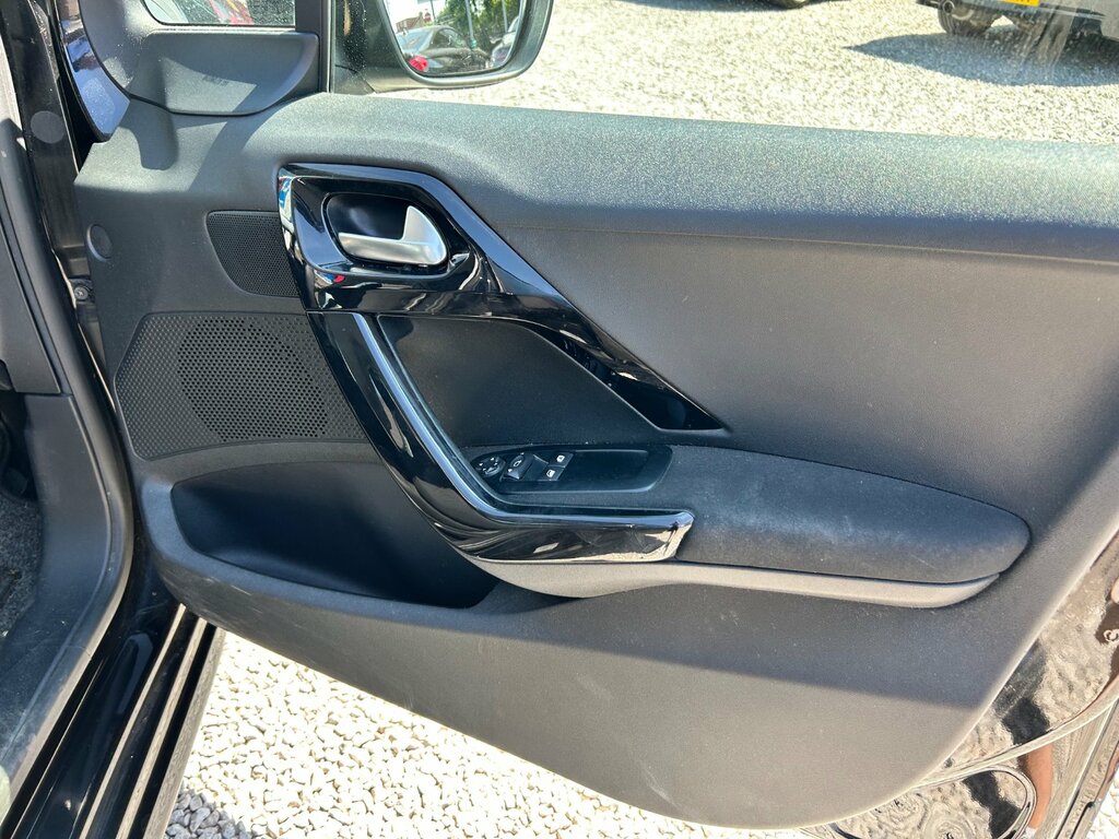 Peugeot 208 Blue #10
