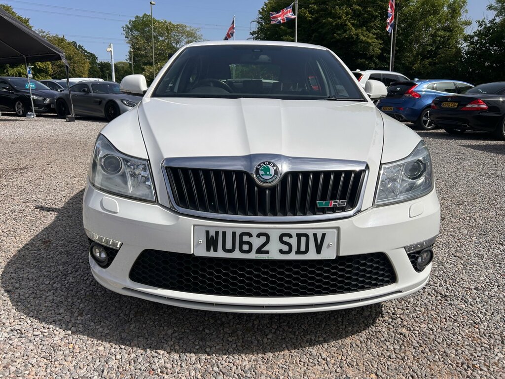 Skoda Octavia 2.0 Tfsi Vrs Limited Edition Hatchback White #2