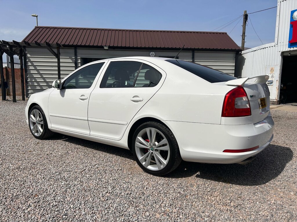 Skoda Octavia 2.0 Tfsi Vrs Limited Edition Hatchback White #5