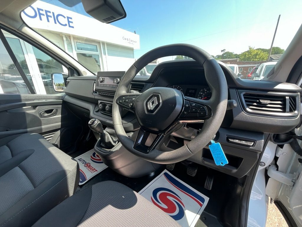 Renault Trafic 2L Start YA23NFC White #3
