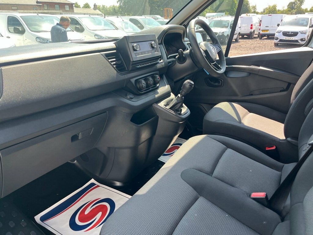 Renault Trafic 2L Start YA23NFC White #5