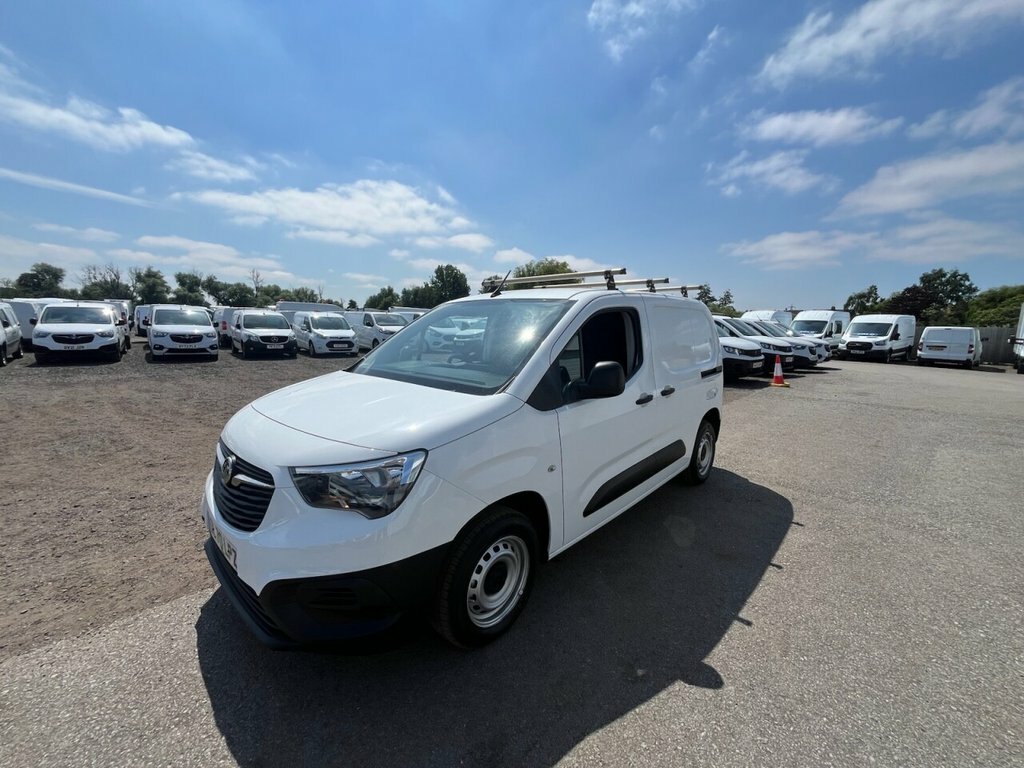 Vauxhall Combo 1.5L Edition White