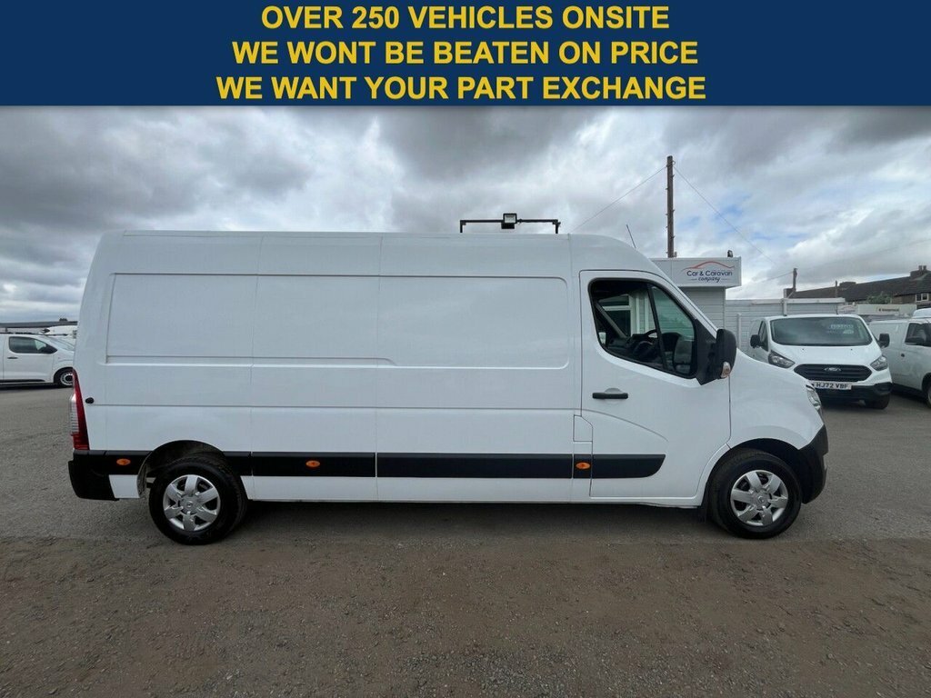 Nissan InterStar 2L Acenta White #3