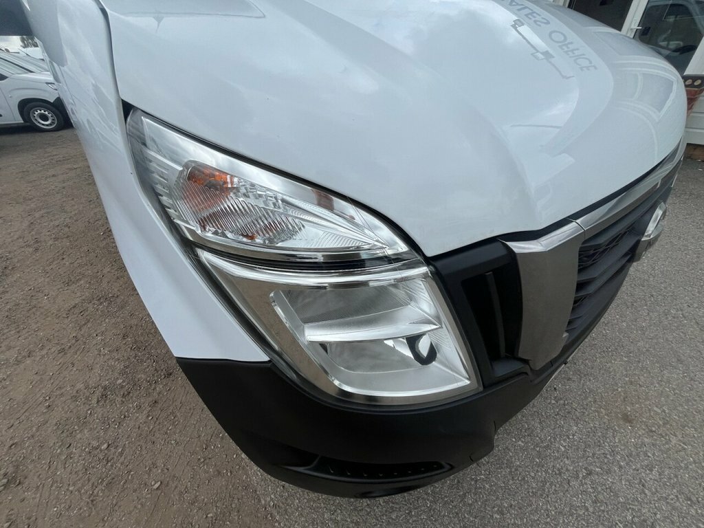 Nissan InterStar 2L Acenta White #6