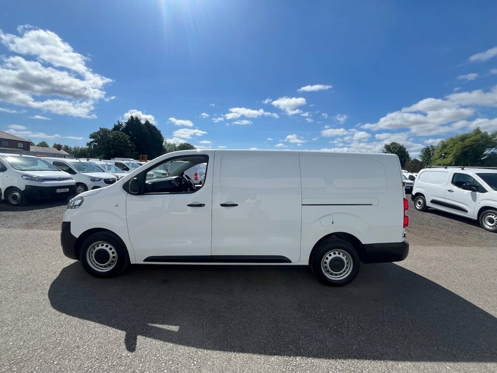 Vauxhall Vivaro 1.5L Edition White