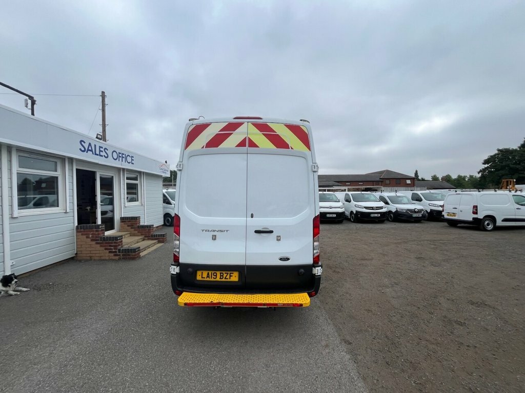 Ford Transit Custom Mpv White