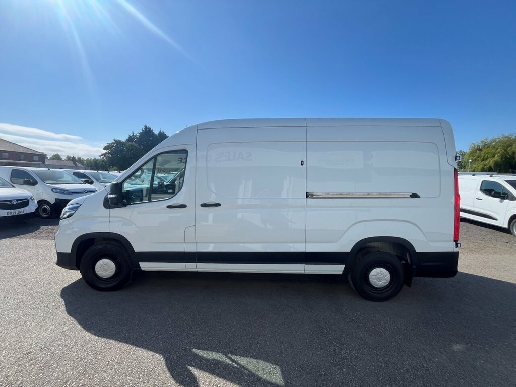 Maxus Deliver 9 Mpv White