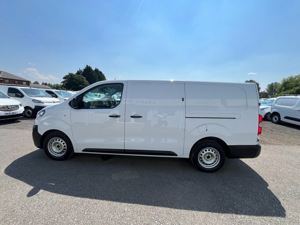 Vauxhall Vivaro 1.5L Prime 6Dr DS23KLO White #3