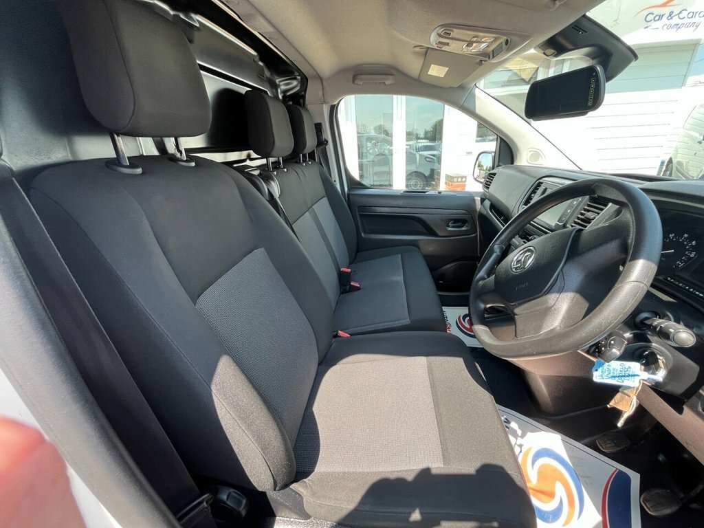Vauxhall Vivaro 1.5L Prime 6Dr DS23KLO White #6