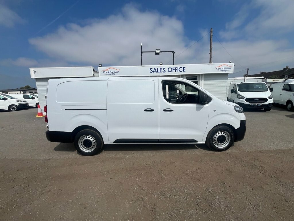Vauxhall Vivaro 1.5L Prime 6Dr DP23VRU White #3