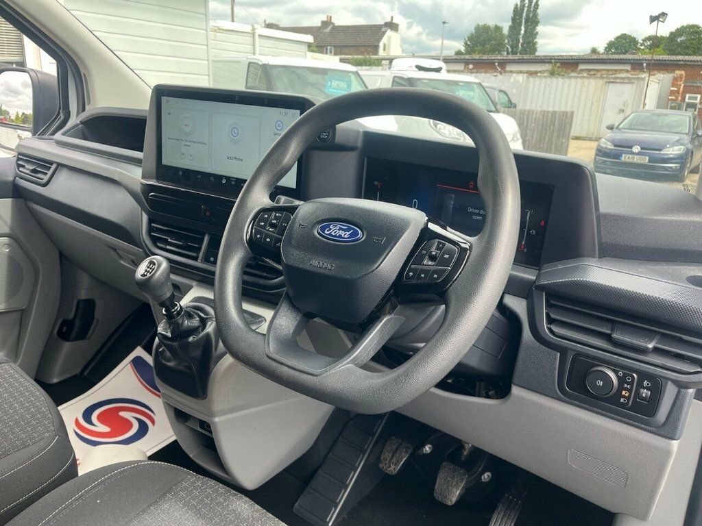 Ford Transit Custom 2L Limited DV24XFH White #4