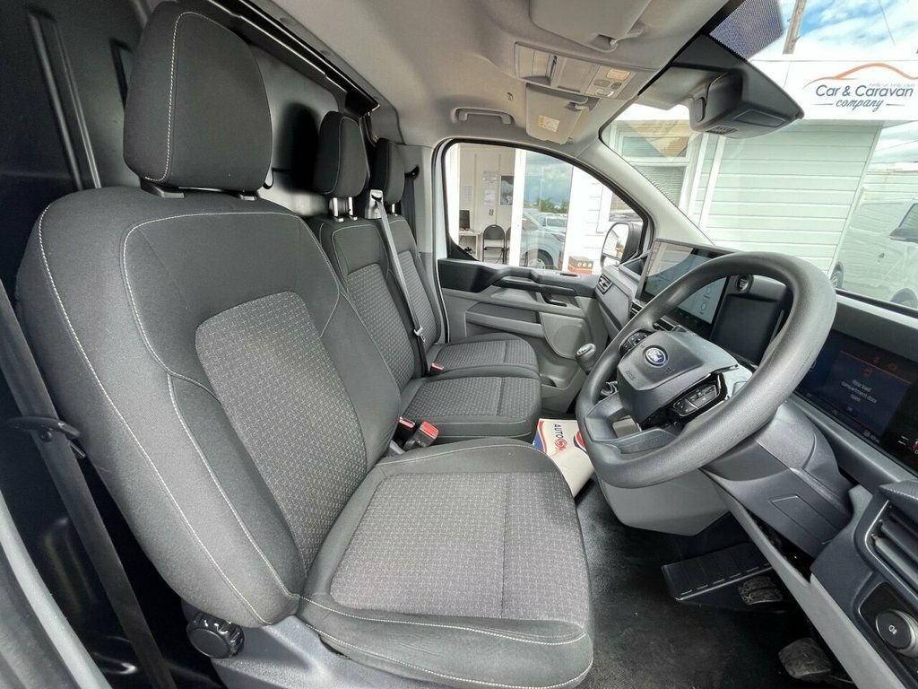 Ford Transit Custom 2L Limited DV24XFH White #6