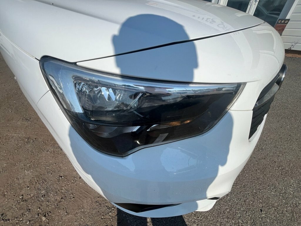 Vauxhall Combo 1.6L Sportive White #3