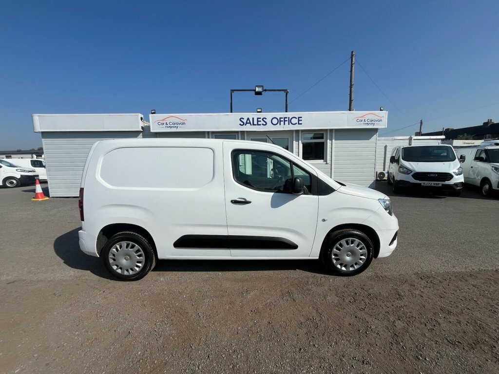 Vauxhall Combo 1.6L Sportive White