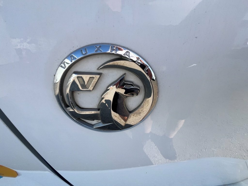 Vauxhall Combo 1.6L Sportive White #4
