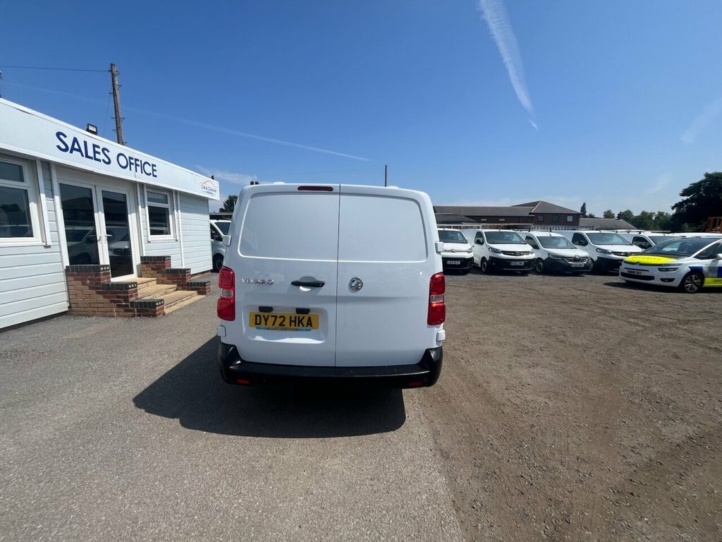 Vauxhall Vivaro 1.5L Dynamic 6Dr DY72HKA White #2