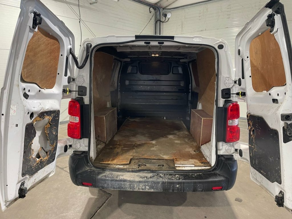 Vauxhall Vivaro 1.5L Prime 6Dr White #5