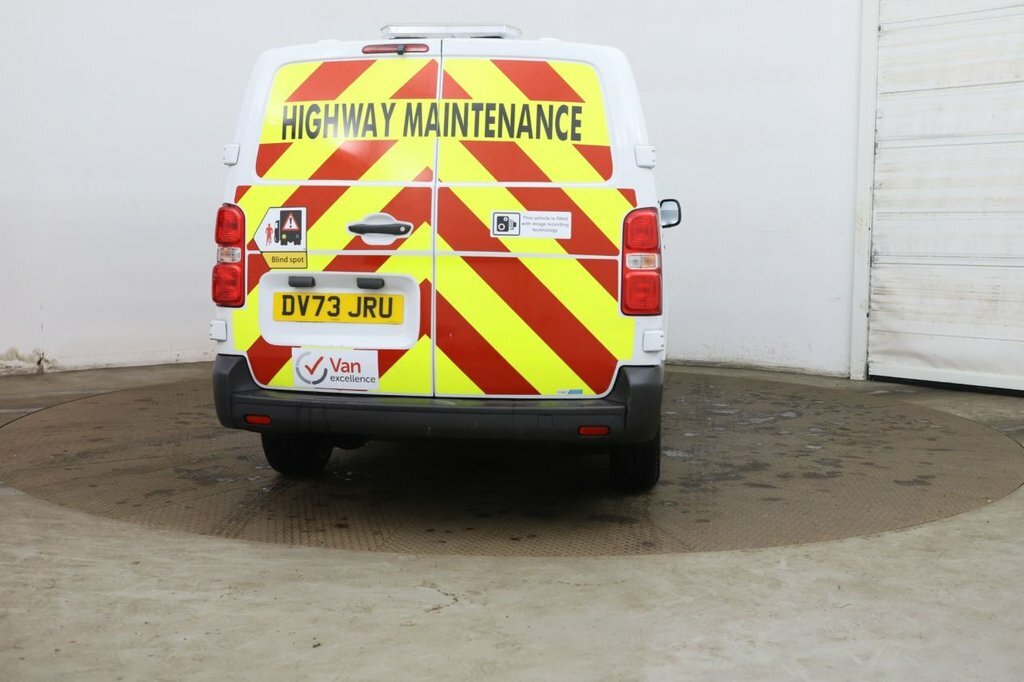 Vauxhall Vivaro 2L Prime 6Dr White #4