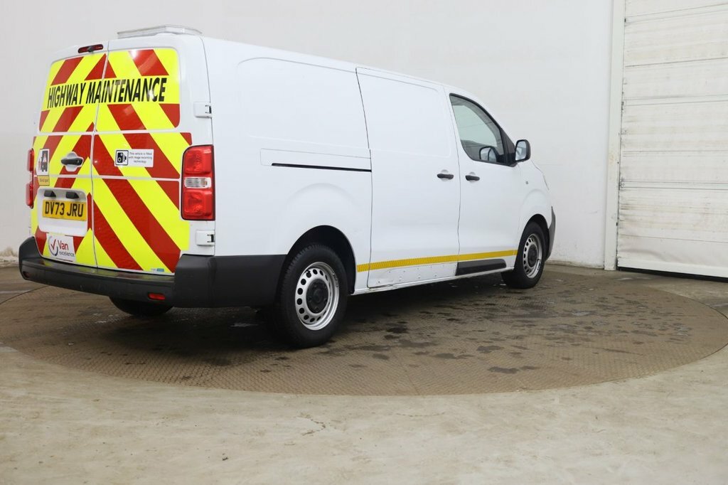 Vauxhall Vivaro 2L Prime 6Dr White #6