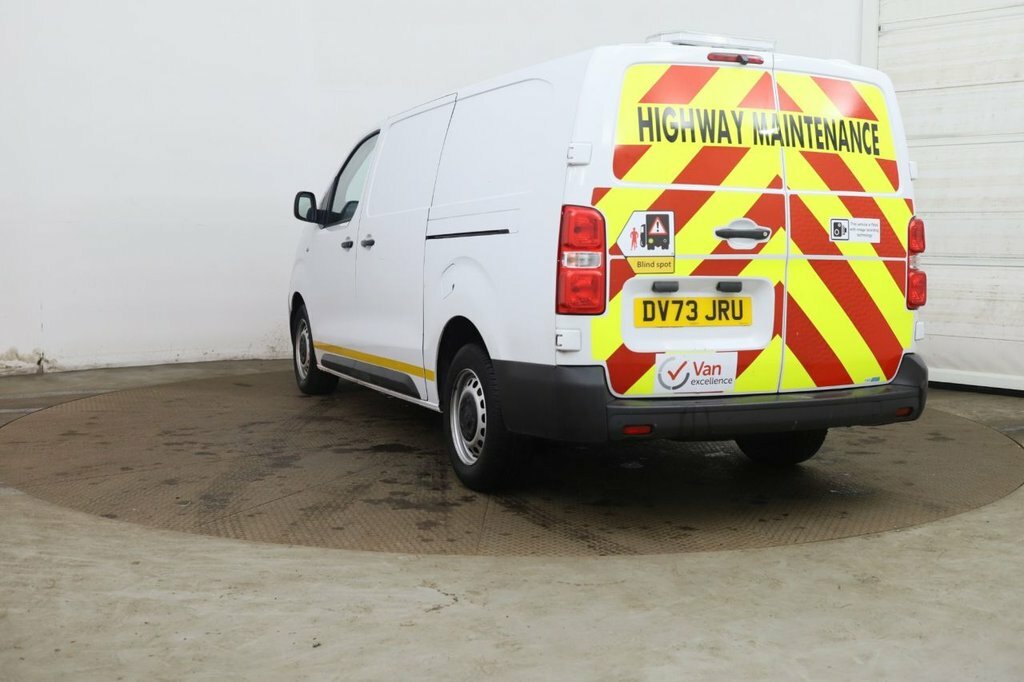 Vauxhall Vivaro 2L Prime 6Dr White #5