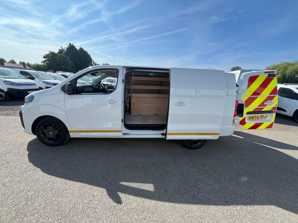 Citroen Dispatch 1.5L Driver Xl 6Dr KM74MMA White #4