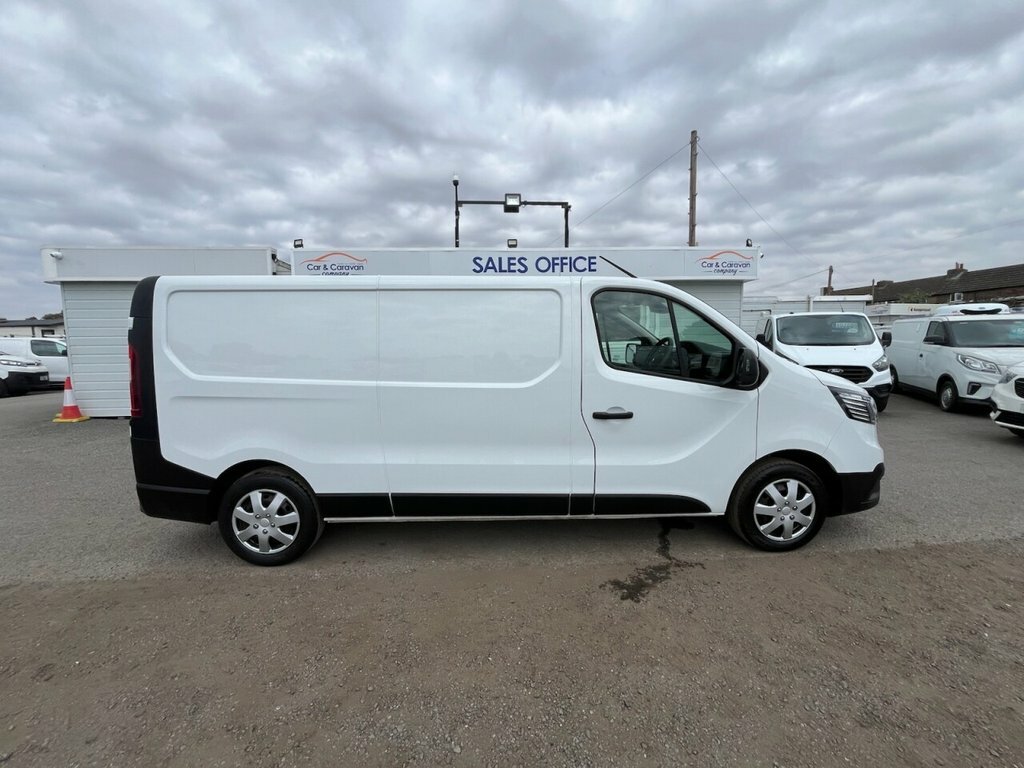 Renault Trafic 2L Start White #2