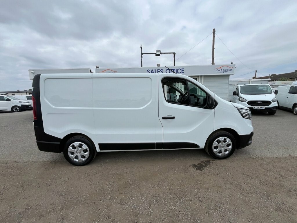 Renault Trafic 2L Start White #3