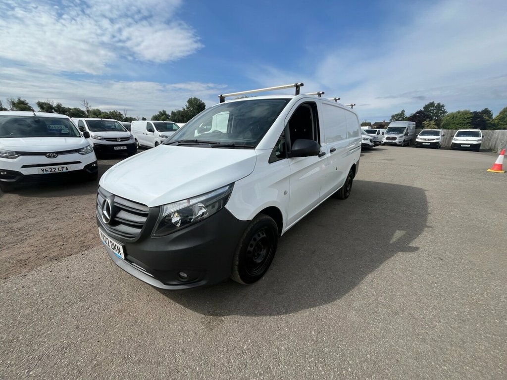 Mercedes-Benz Vito 1.7L Progressive YK22DKN White #4