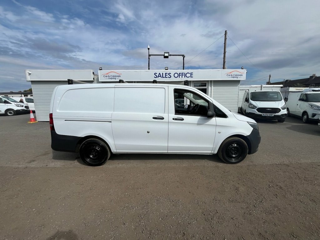 Mercedes-Benz Vito 1.7L Progressive YK22DKN White #6