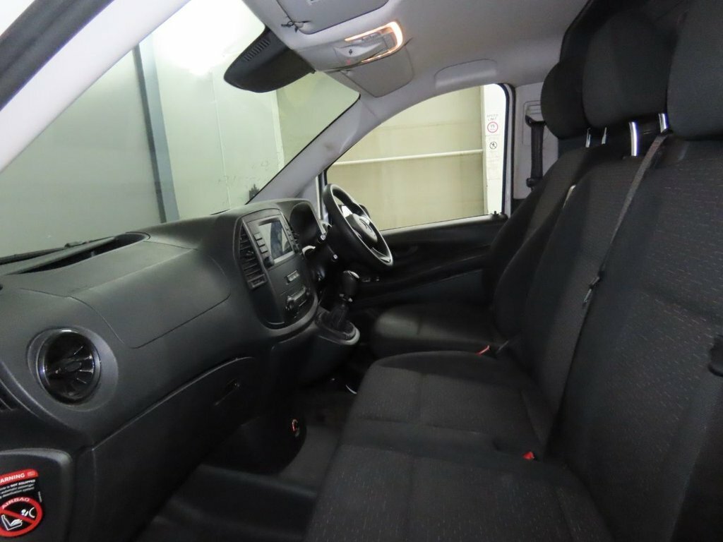 Mercedes-Benz Vito 1.7L Progressive YK22DKN White #3