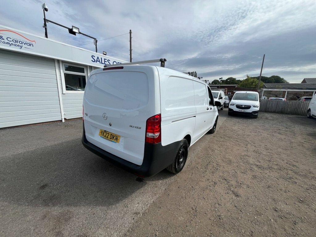 Mercedes-Benz Vito 1.7L Progressive YK22DKN White #2