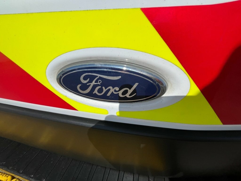 Ford Transit Custom 2L Leader LC72BVA White #4