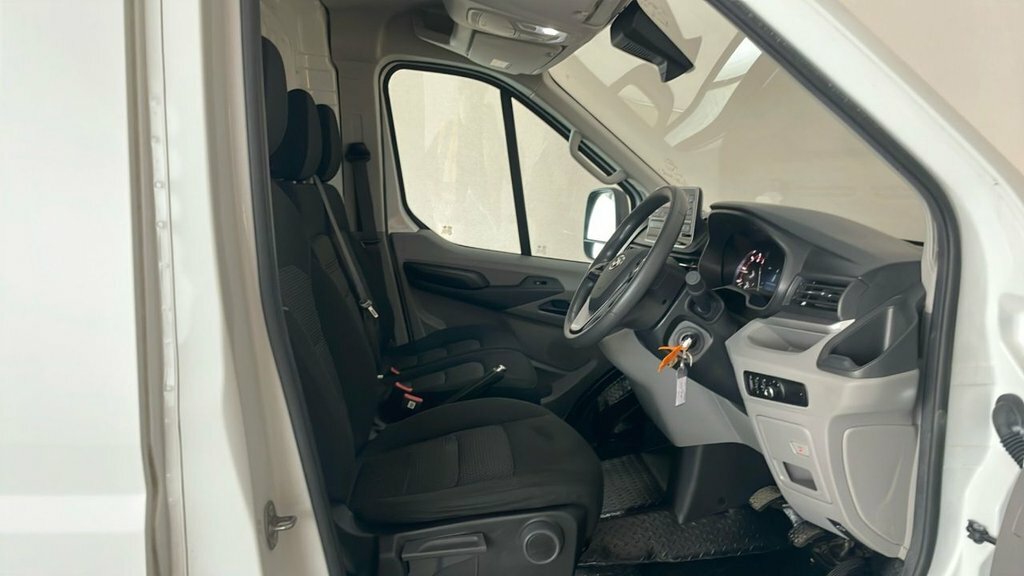 Maxus Deliver 9 Mpv White #6