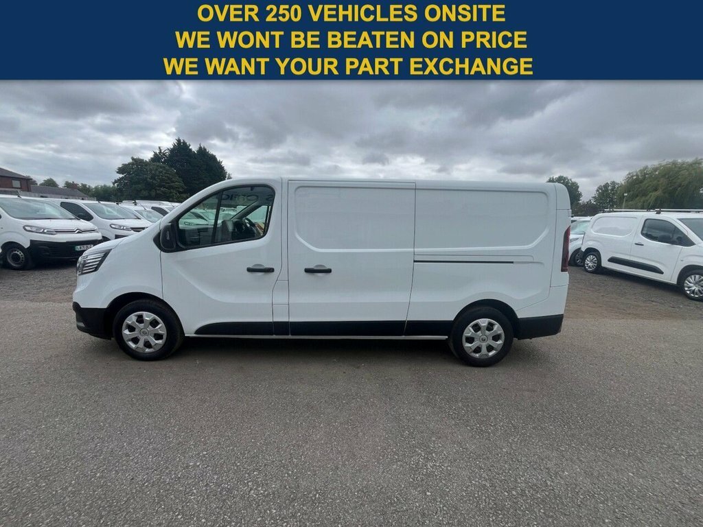 Renault Trafic 2L Advance VA23BXO White #2