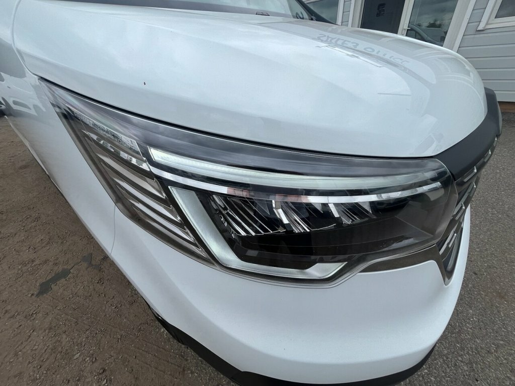Renault Trafic 2L Business HN23JYS White #6