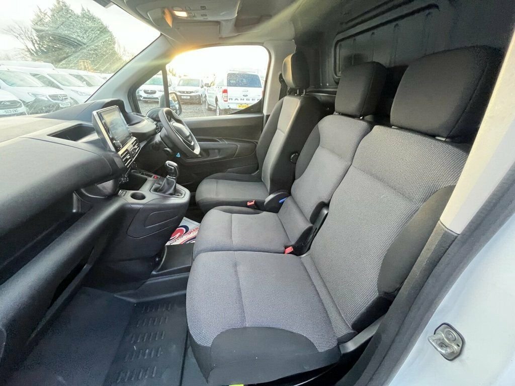 Peugeot Partner Professional Premium 1.5 Black #20