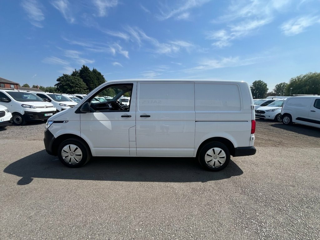 Volkswagen Transporter 2L Startline White