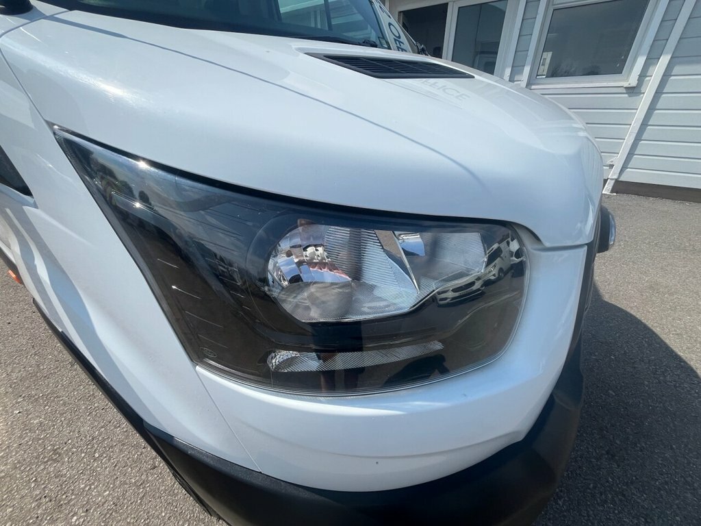 Ford Transit Custom 2L Leader LD72WOR White #6