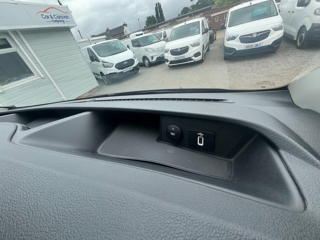 Ford Transit Custom 2.0 Ecoblue 170Ps Low Roof Sport Van Black #31