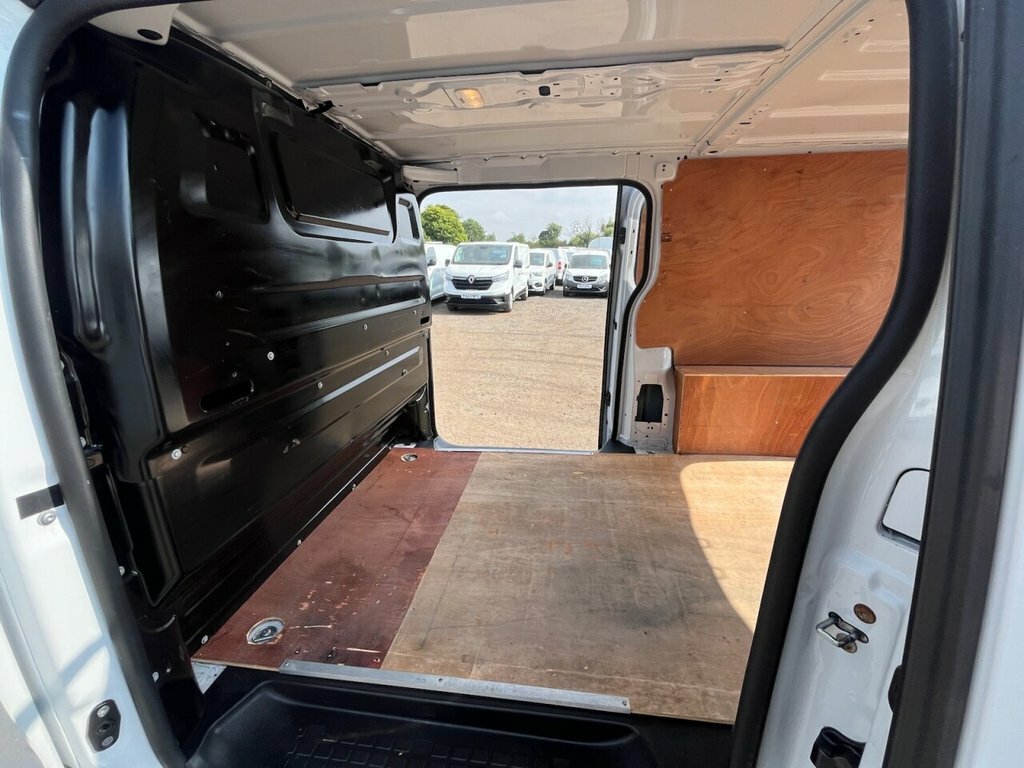 Vauxhall Vivaro 2900 1.5D 100Ps Dynamic H1 Van  #10