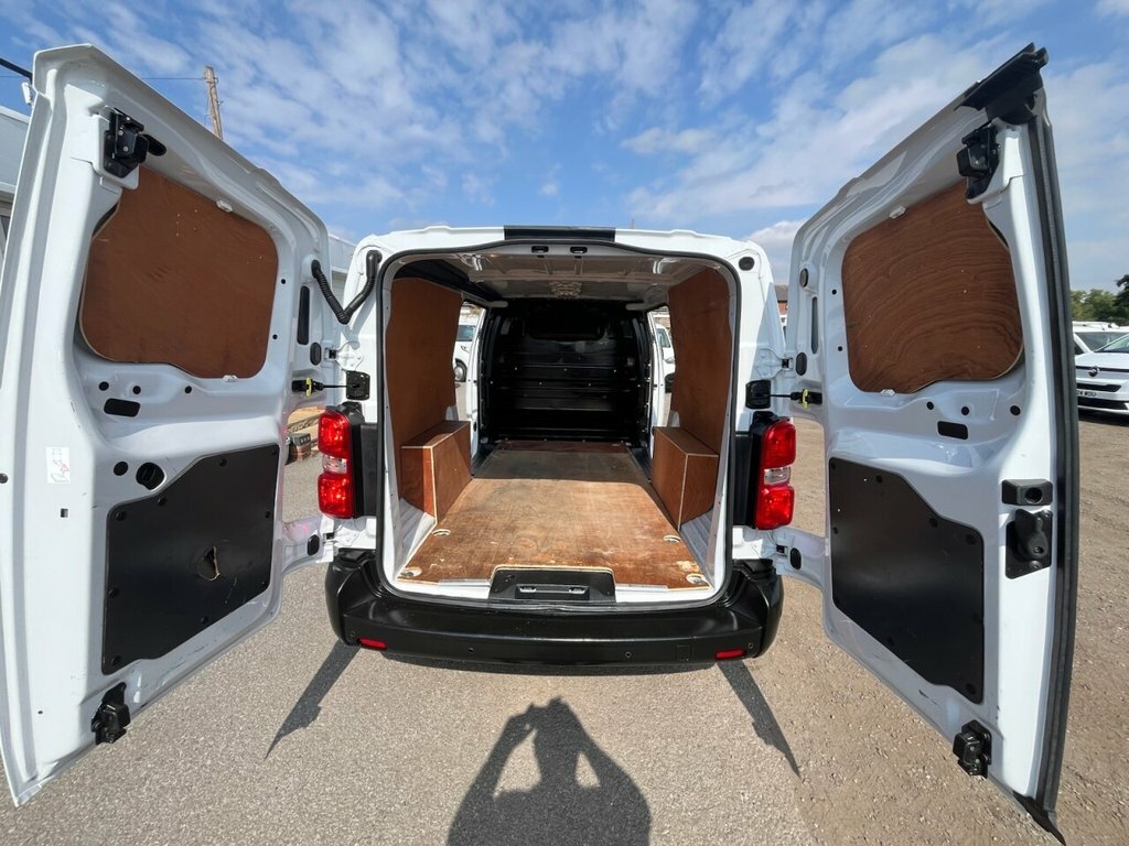 Vauxhall Vivaro 2900 1.5D 100Ps Dynamic H1 Van  #12