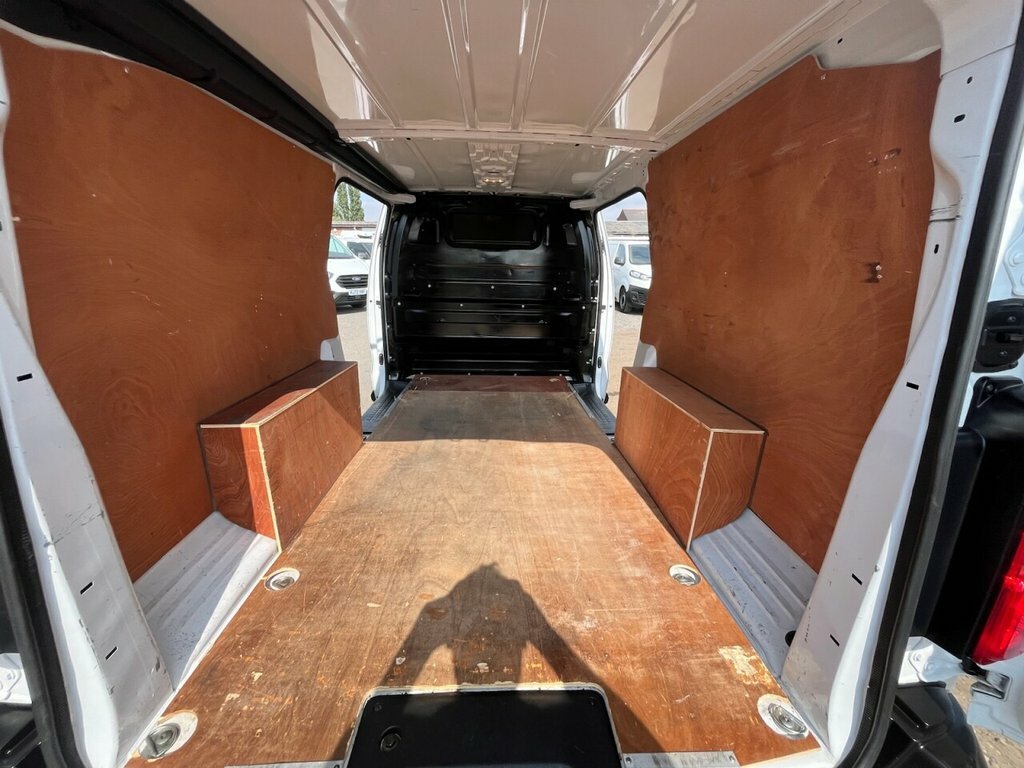 Vauxhall Vivaro 2900 1.5D 100Ps Dynamic H1 Van  #15