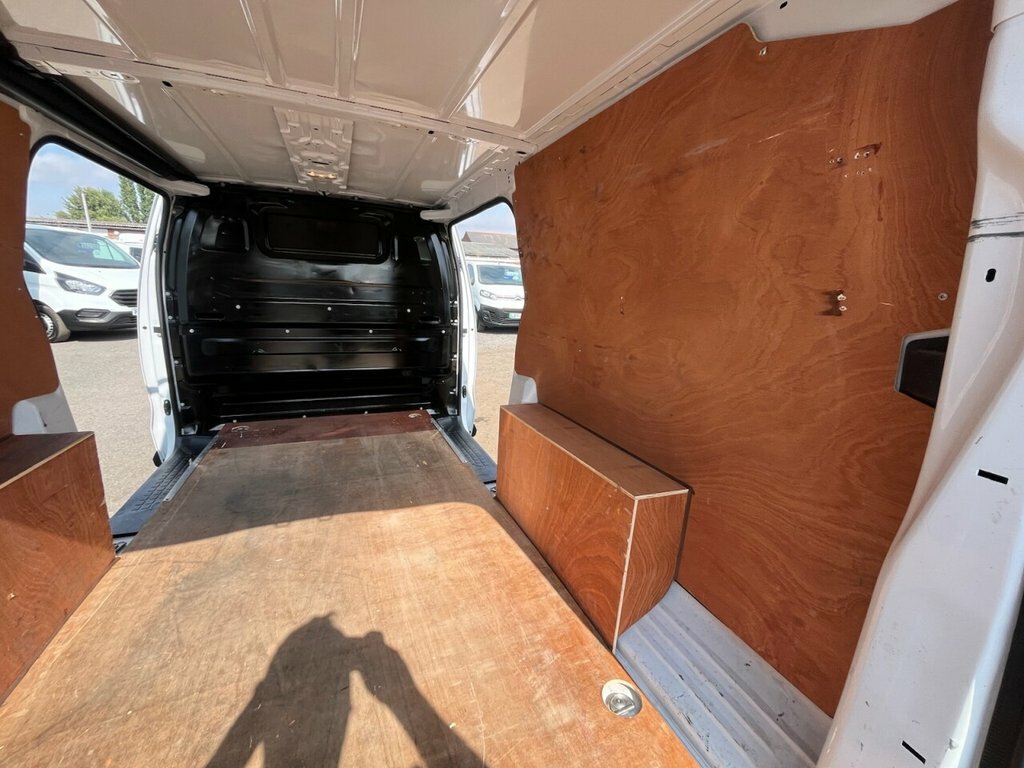 Vauxhall Vivaro 2900 1.5D 100Ps Dynamic H1 Van  #14