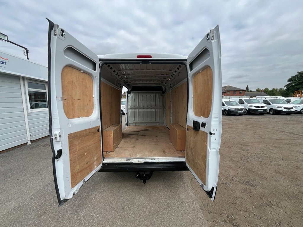 Vauxhall Movano Prime White #11