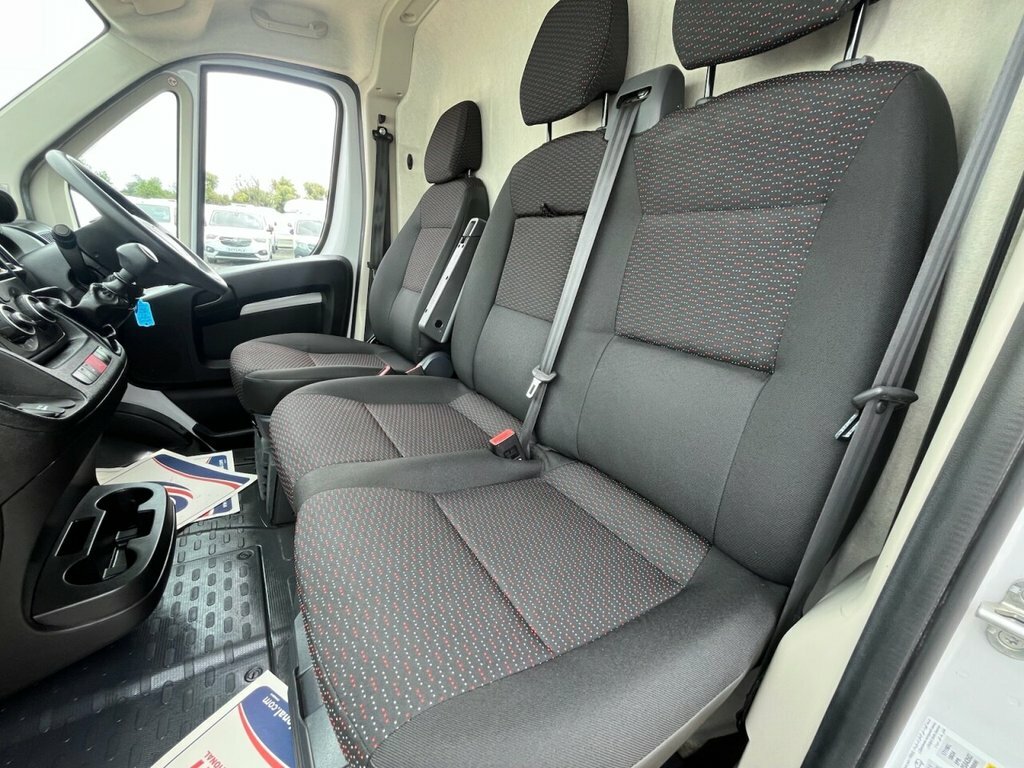 Vauxhall Movano Prime White #16
