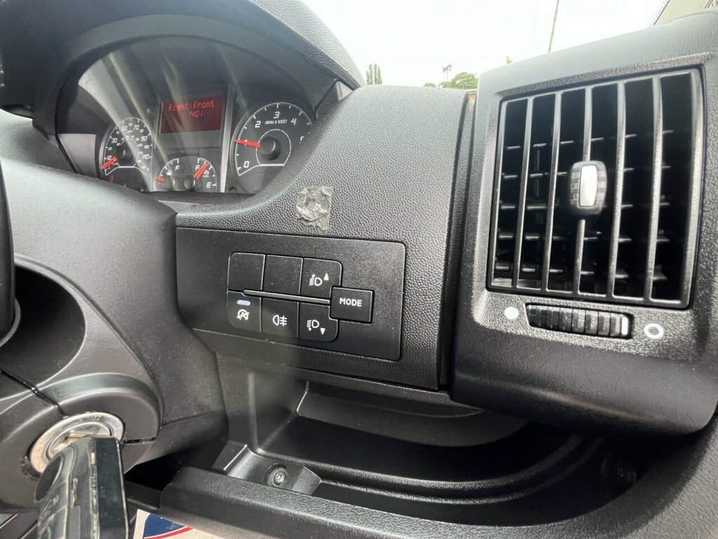 Vauxhall Movano Prime White #24