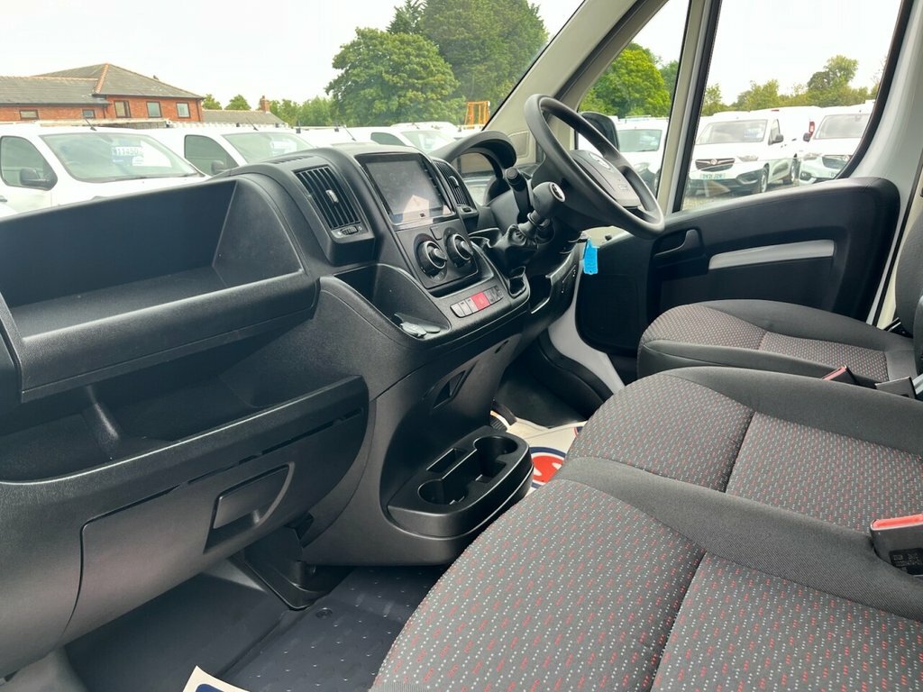 Vauxhall Movano Prime White #17
